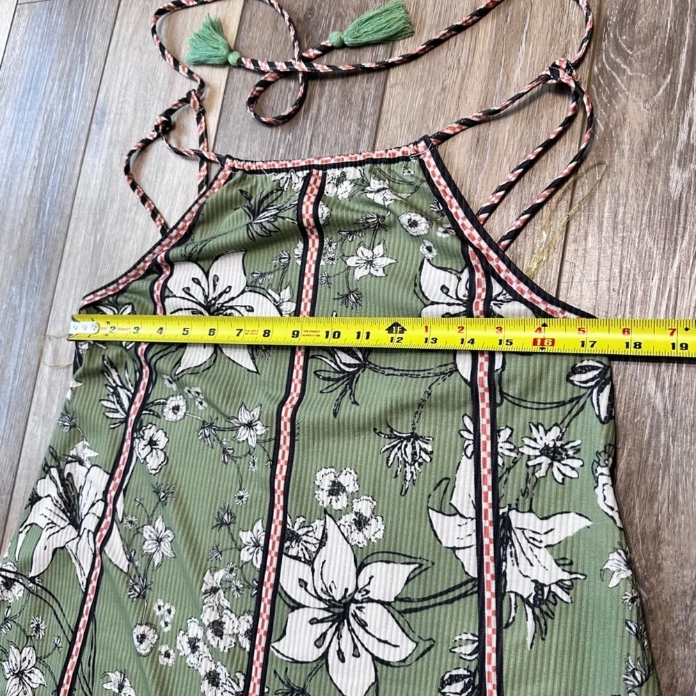 Flying Tomato Super cute sundress Size Large Excellent condition.